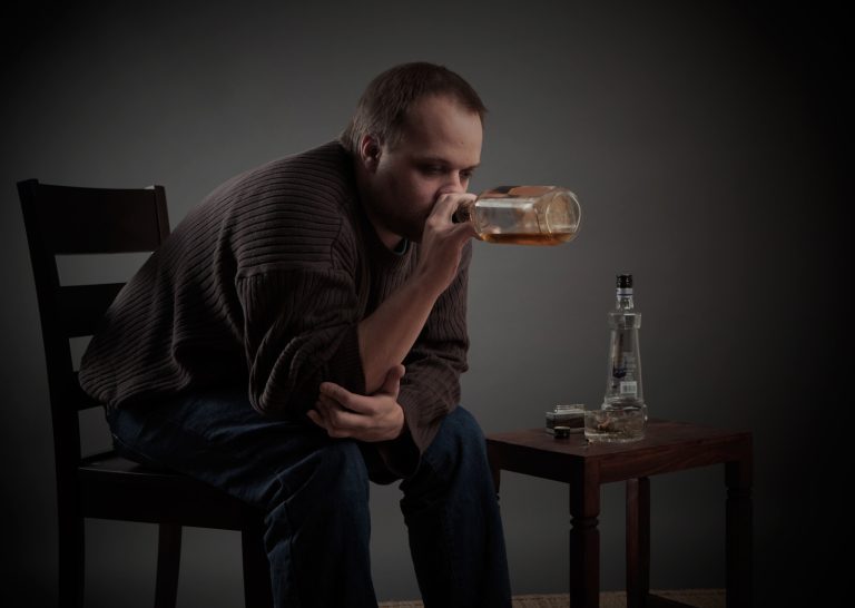 kak ponyat chto u vas alkogolnaya zavisimost | Вершина лечение в Перми